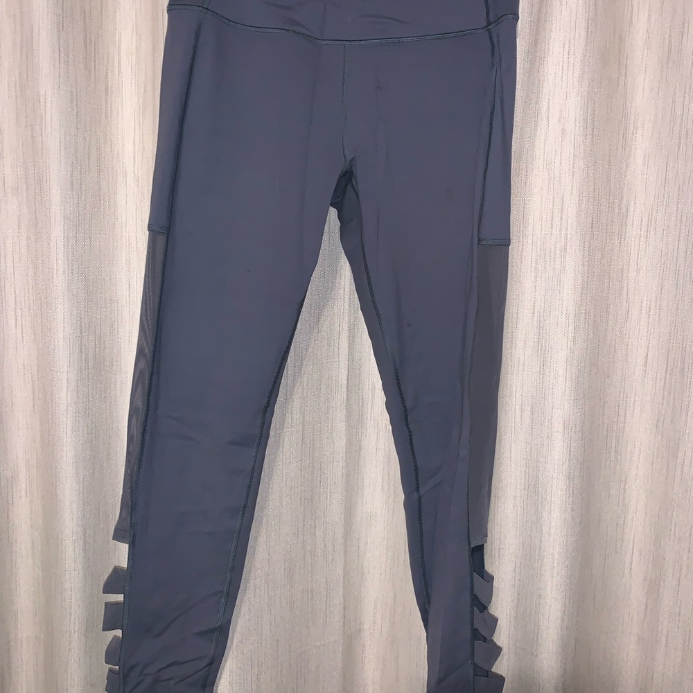 Stylish Gray Leggings with Ruffle Detail